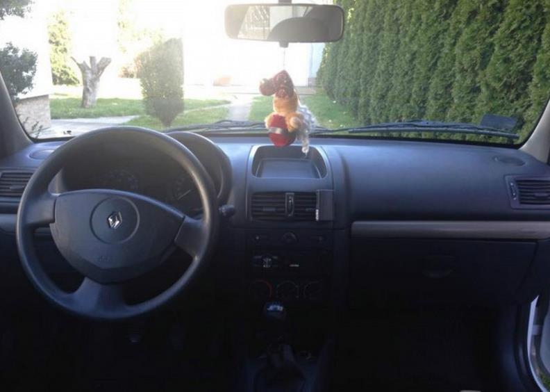 Renault-Clio-1-2--05