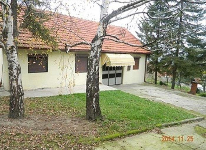 Kuca-Beli-Potok-ispod-same-Avale-Centar-Povoljno