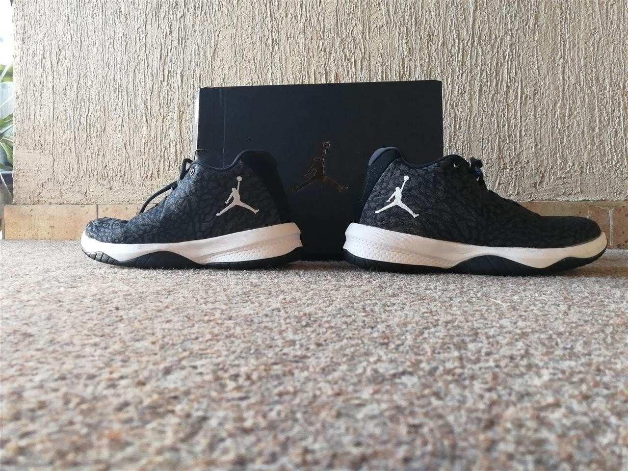 JORDAN-FLY-BG