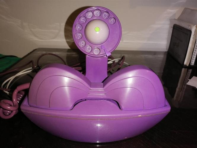 Telefon sa brojčanikom 