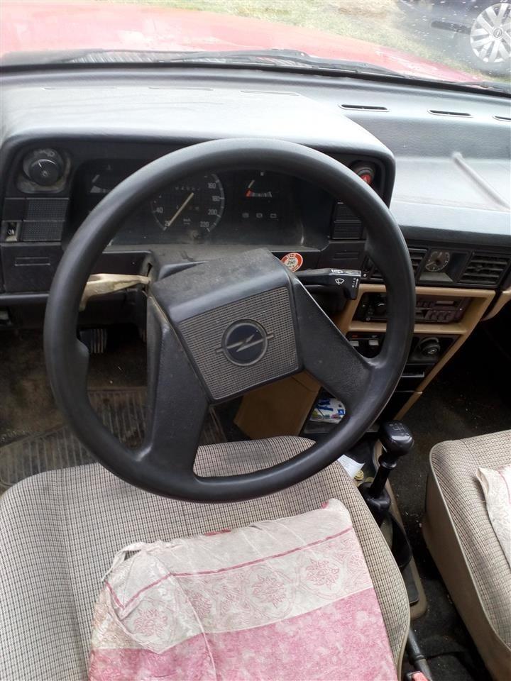 Opel-Kadett-Suza