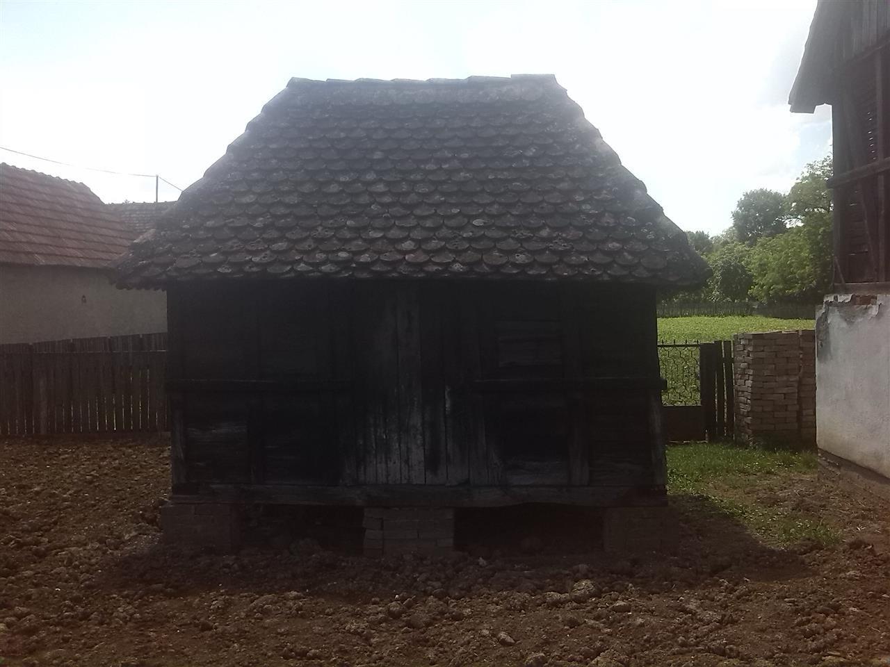 Ambar-na-prodaju