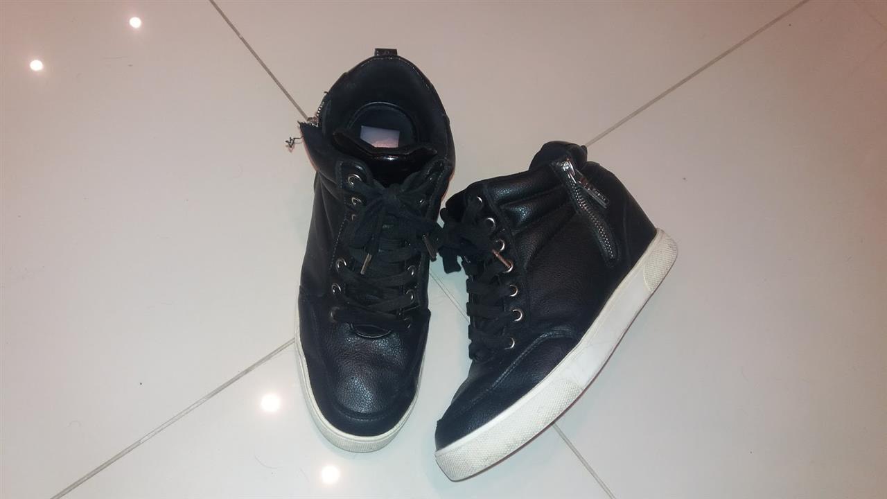 Bershka-patike--br40