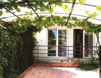 Lux-kuca-izdavanje
