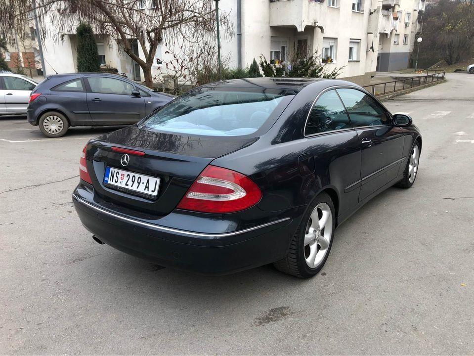 Merceds-Benz-240CLK