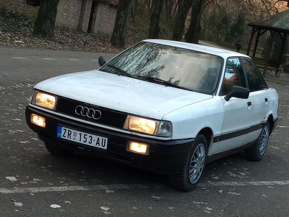 Audi-80-jaje
