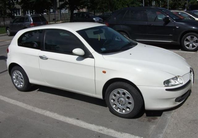 Alfa-Romeo-147--02