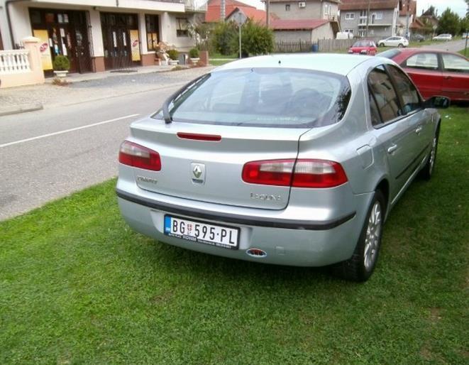 Renault-Laguna--01-