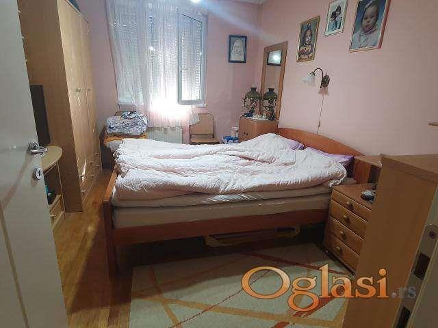 Prodaja-trosobnog-stana-Mičurinova