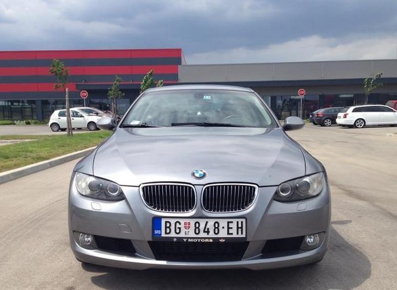 BMW-320--09
