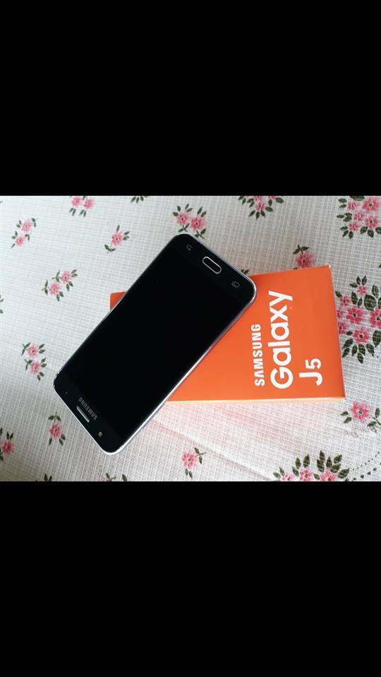Telefon-j5-2015