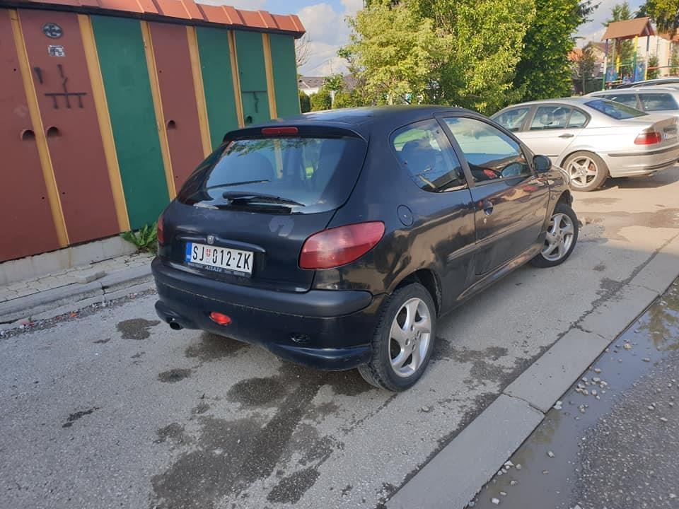 Pežo-206