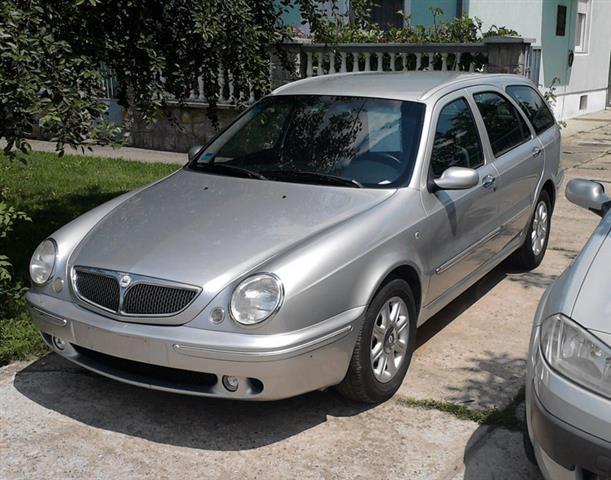 Lancia Lybra 1.9 Jtd - 02