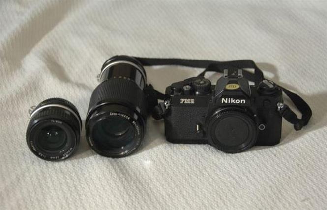 Nikon FM2 i dva objektiva