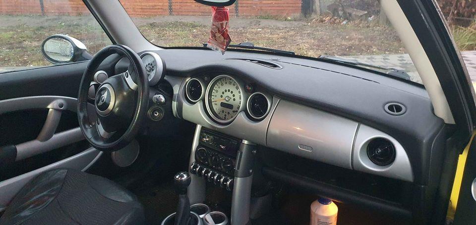 Mini-Cooper-1-6-benz