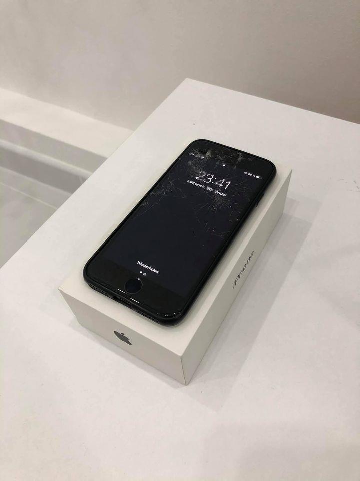 iPhone-7-32GB-Black-Simfree