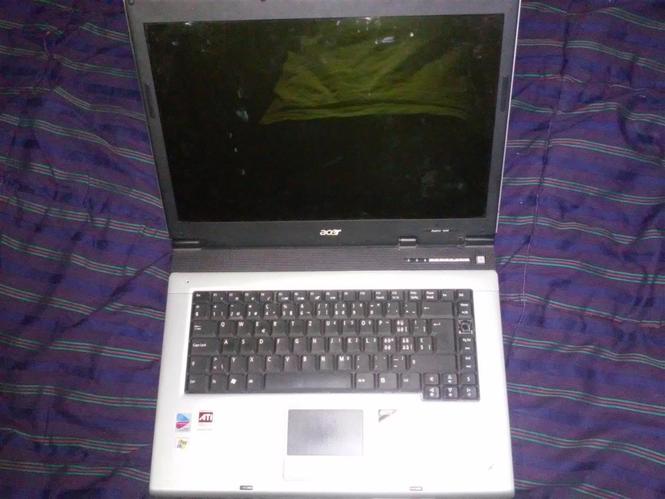 Neispravan Acer laptop