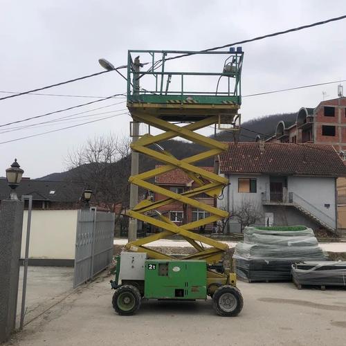 IZNAJMLJIVANJE  DIZALICE