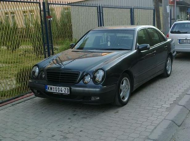 Mercedes-Benz E210 E 220 CDI -01