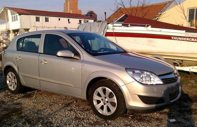 Opel-Astra-1-7CDTi--07