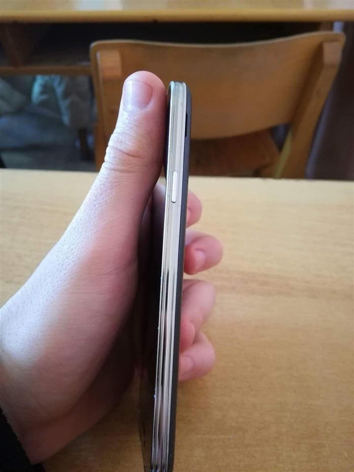 Prodaje-se-telefon