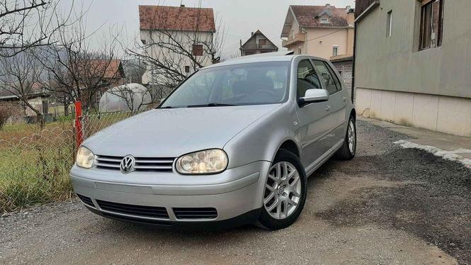 GOLF 4