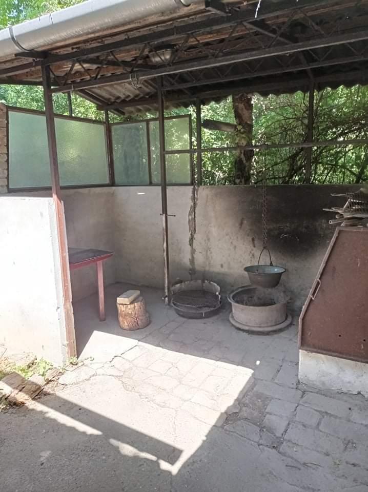 Izdaje-se-