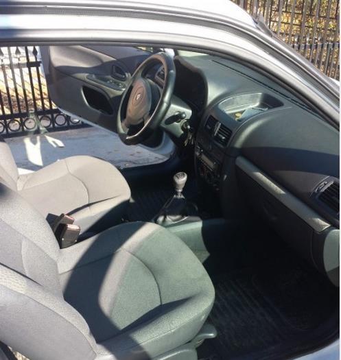 Renault-Clio-2--03