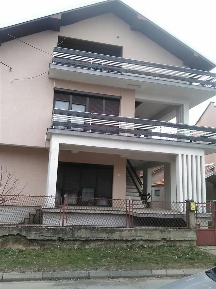 Kuca-u-centru-Mladenovca