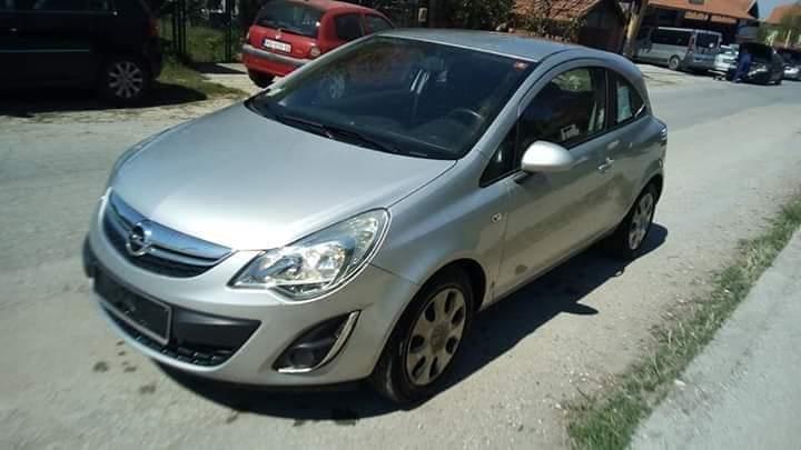 Opel-corsa-d