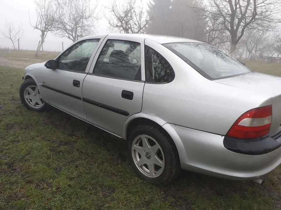 Opel-Vektra-b-1-8-benzin-plin
