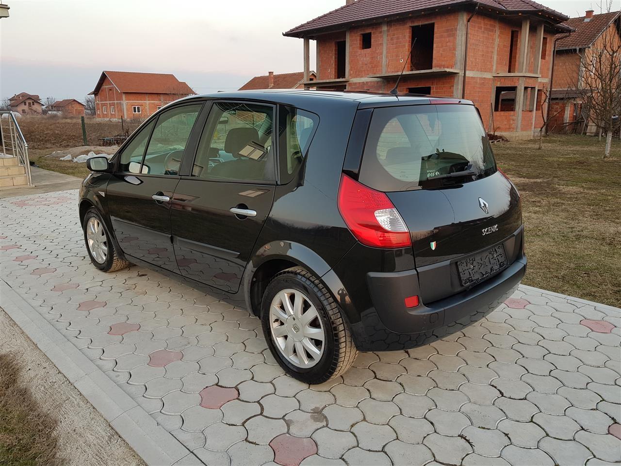 Renault-Scenic-2-0-DCI-2008