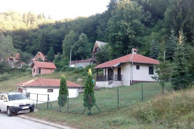 Prodajem vikendicu na Gocu