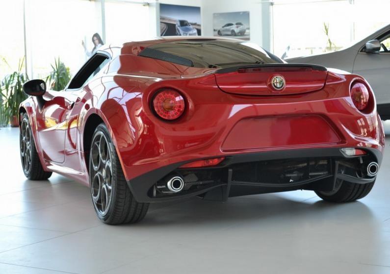 Alfa-Romeo-4c-launch-edition--14