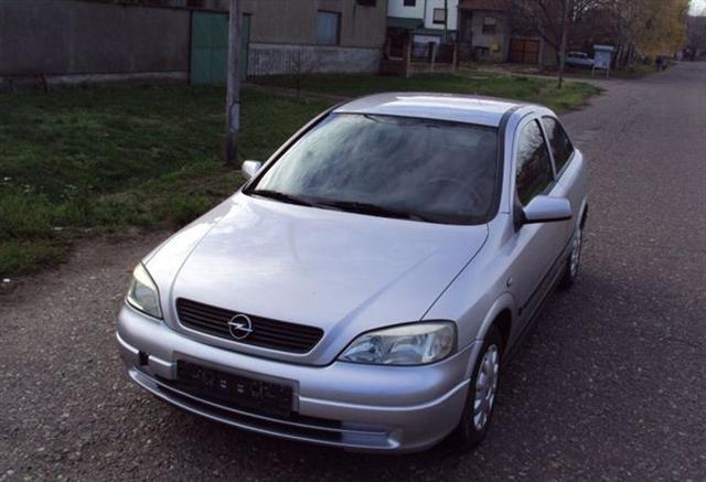 Opel Astra 1.7DTi -01
