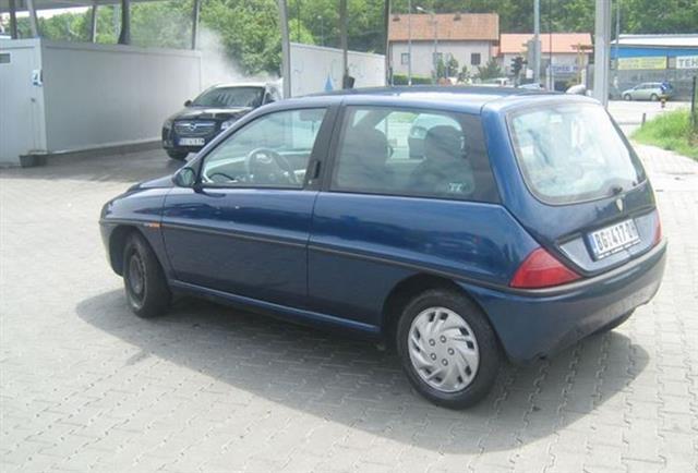 Lancia-Ypsilon--98