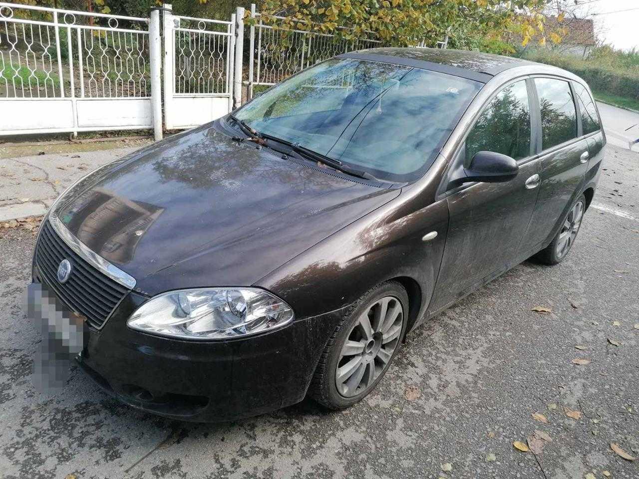 Fiat-Croma-krilo--