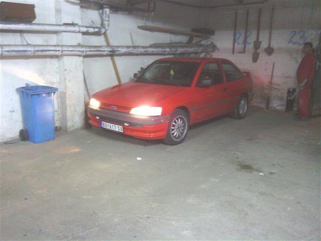 Ford-Escort-5--91
