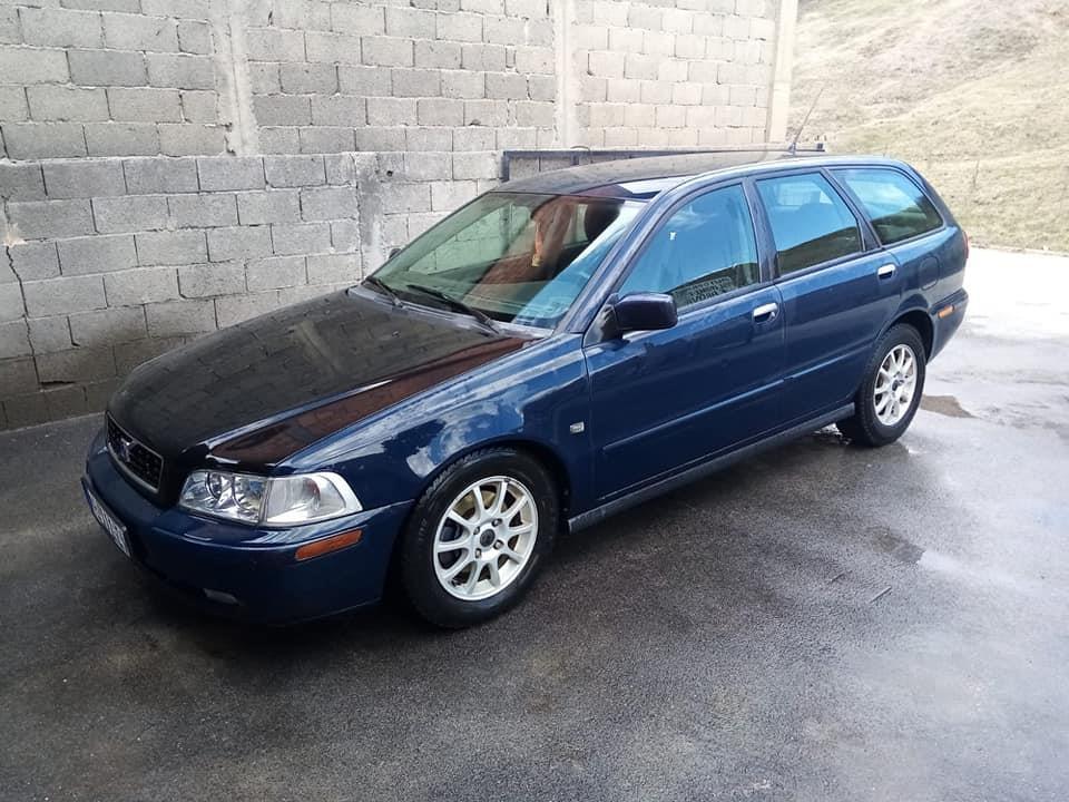 Volvo-v40