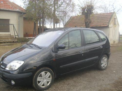 Renault-Scenic-1-6--01