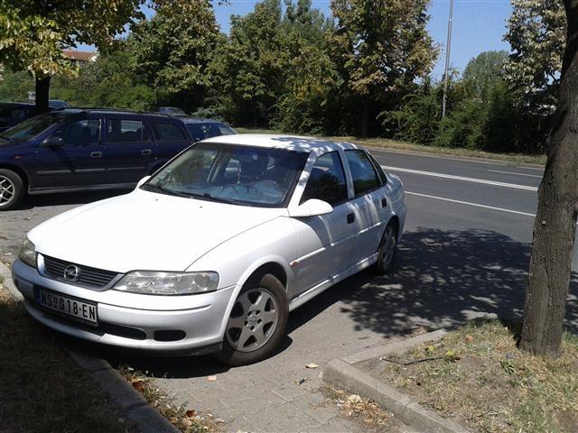 Opel-Vectra--01