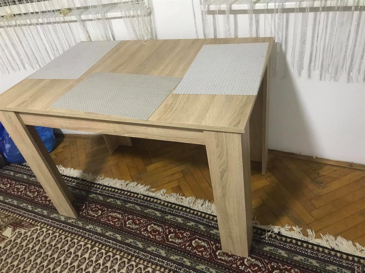 Prodajem-prelep-sto