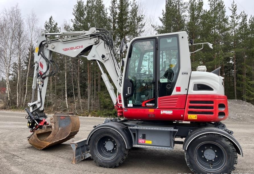 2018-Takeuchi-TB295W