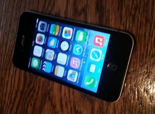 Apple-iPhone-4