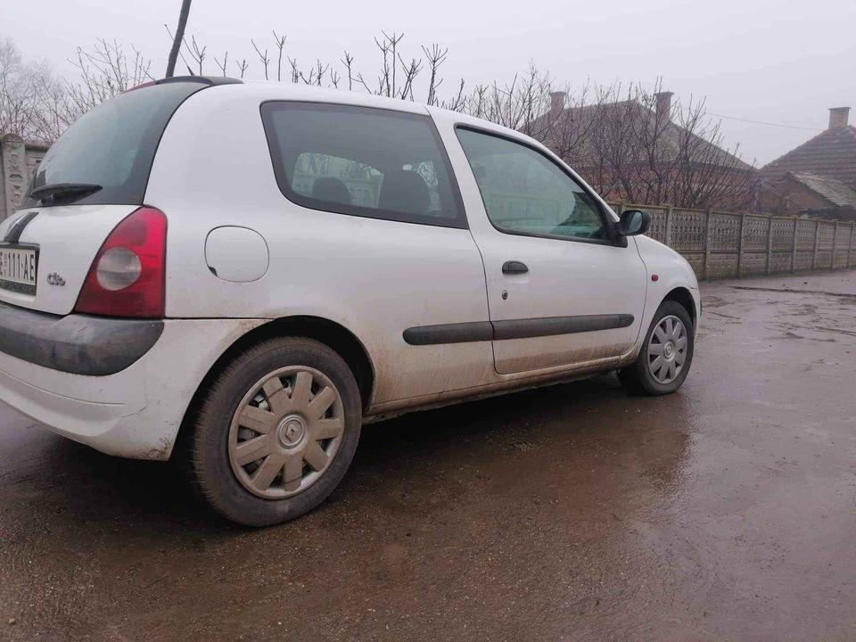 reno-clio-neregistrovan