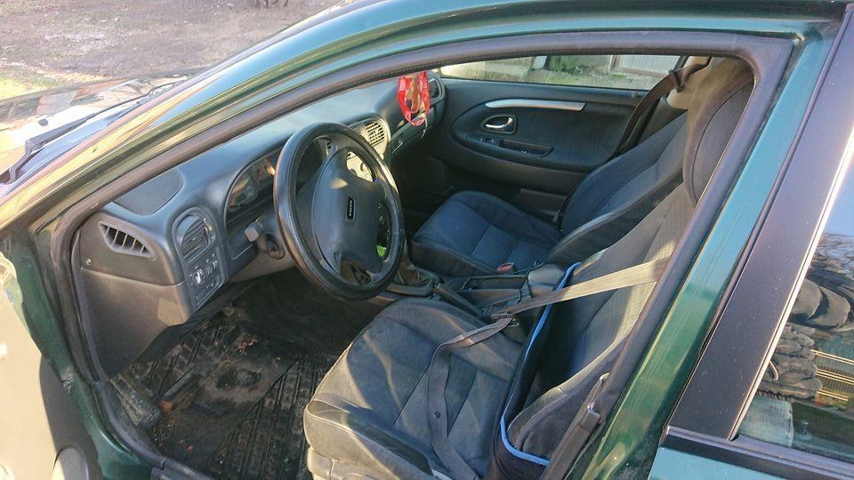 Volvo-v40-2002