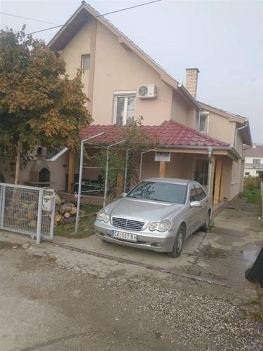Prodajem kucu u Cacku