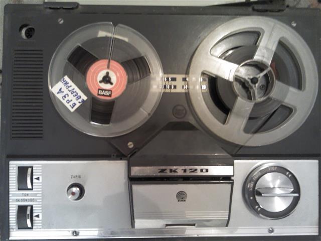 Grundig Magnetofon sa trakama