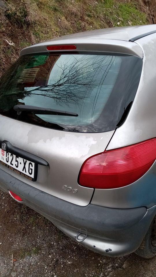 Pežo-206-1-4-benz-