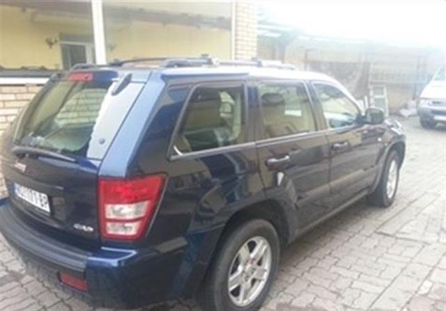 Jeep-Grand-Cherokee-Laredo--06